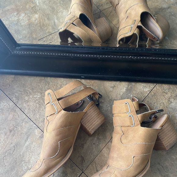 Booties - Picture 3 of 4